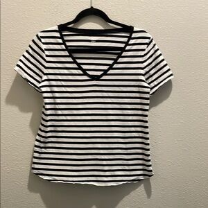 Old Navy Black and White Fitted Short Sleeve Tee